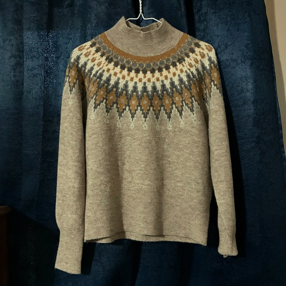 Cozy a loves a Women’s Medium Sweater